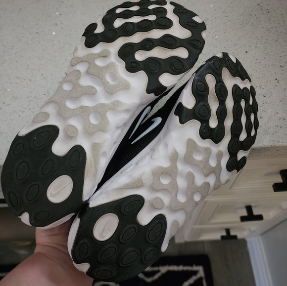 Nike Black/White Renew Lucent Shoes - Picture 3 of 5